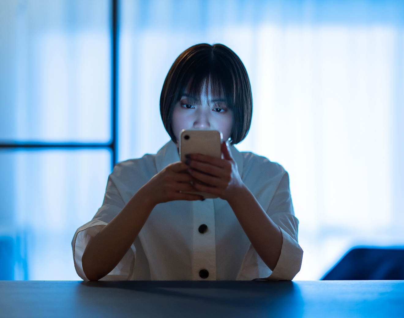 フェイクニュースを作っている様子